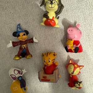 Tonies, Like New, Kids Tonie Box characters.  Peppa, Mickey, Spidey, Daniel T